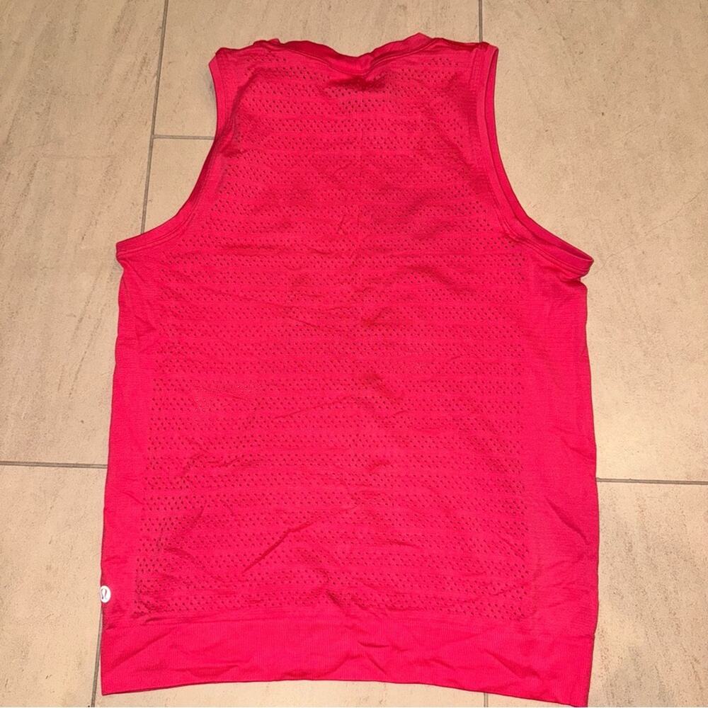 Lululemon Breeze By Muscle Tank II
Glossy / Glossy 4 - Picture 8 of 10